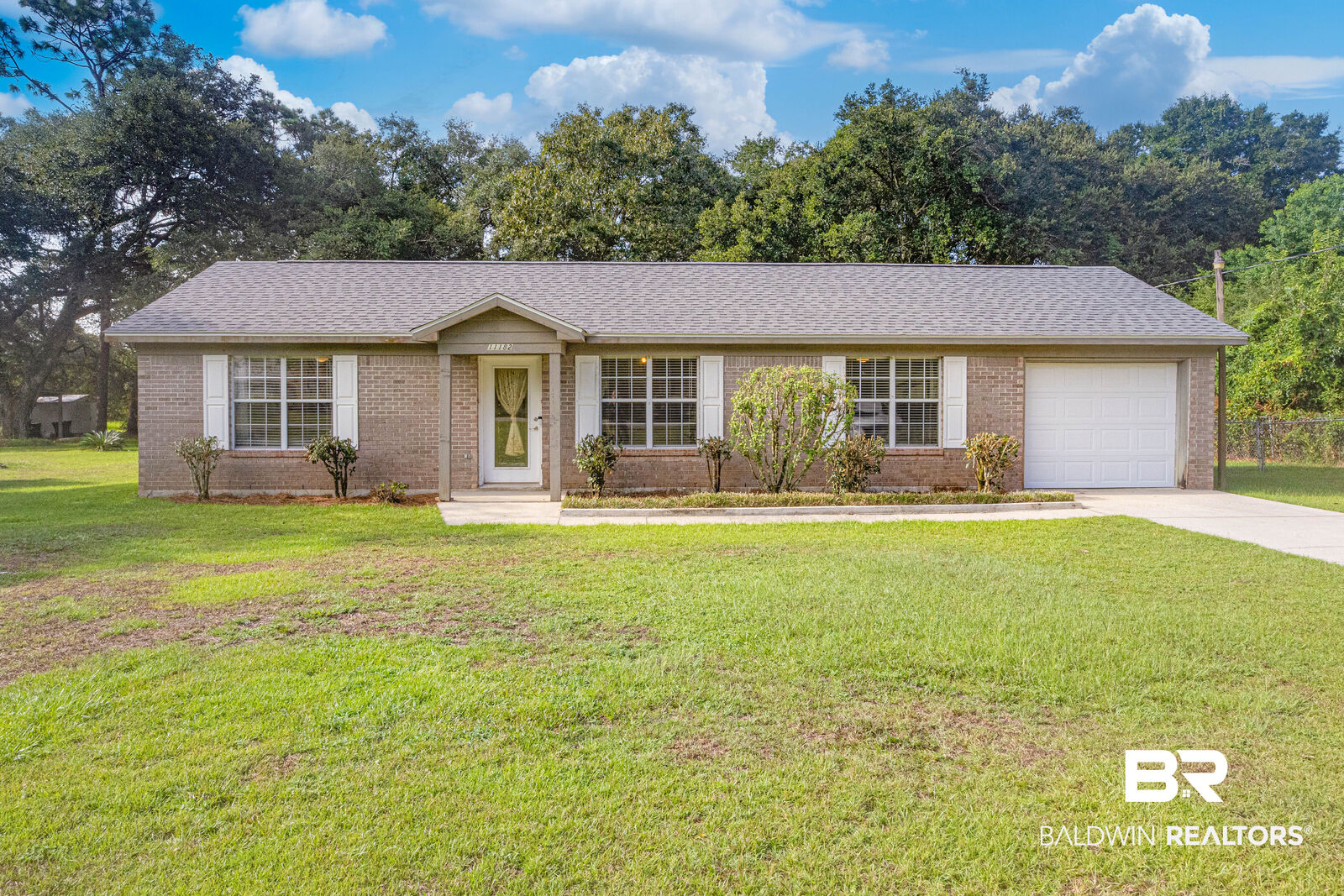 Property Photo: 11182 Wren Ave AL 36532