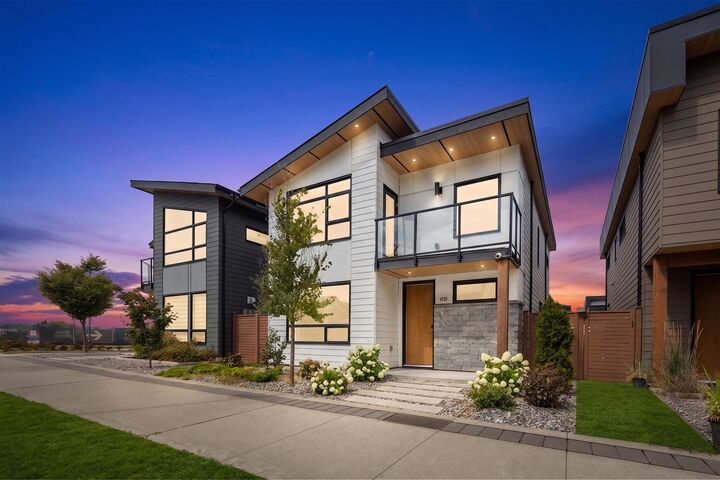 4725 Blue Heron Way — photo 1