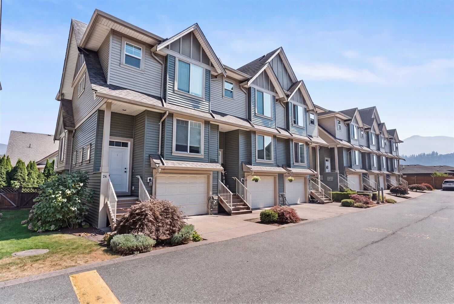 Property Photo: 6498 Southdowne Place 25 BC V2R 0K3