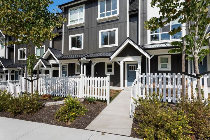 Property Photo: 24951 112 Avenue 149 BC V2W 1Z6