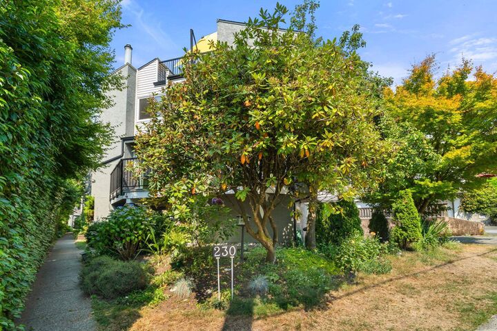 Property Photo: 230 W 16th Street 4 BC V7M 1T6