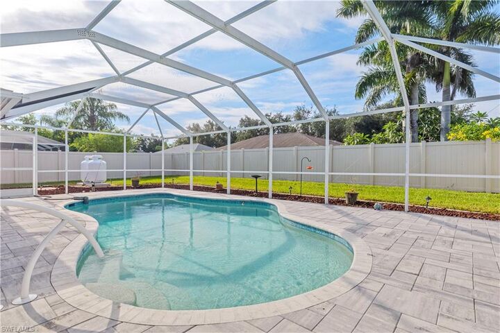 Property Photo:  15687 Spring Line Ln  FL 33905 