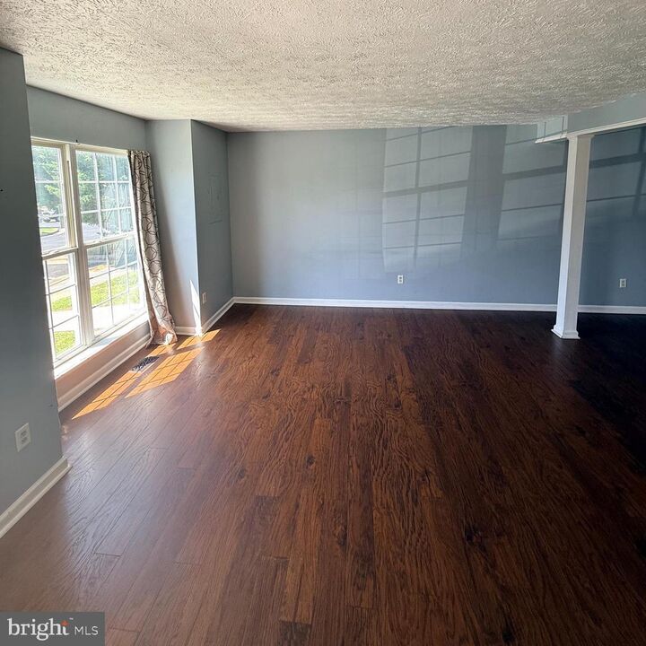 Property Photo:  103 Sutton Court  VA 22601 