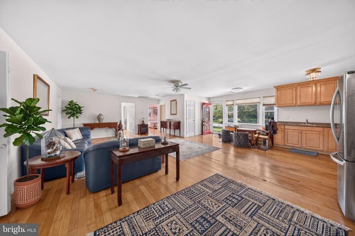 Property Photo:  5213 Montgomery Street  VA 22151 