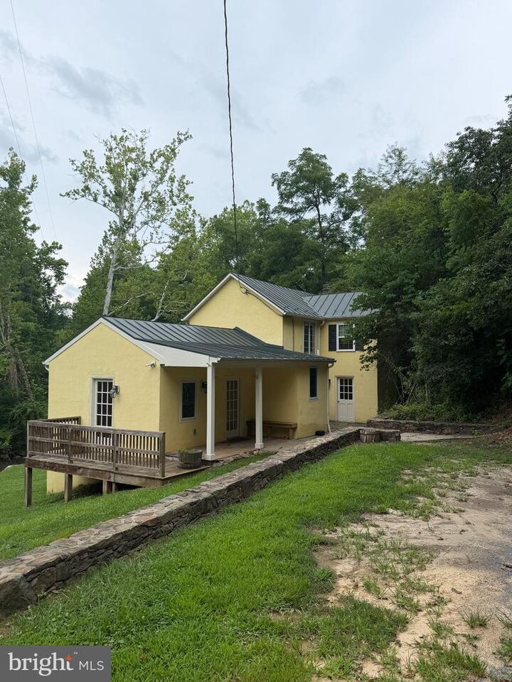 Property Photo:  33709 Clifton Farm Lane  VA 20184 