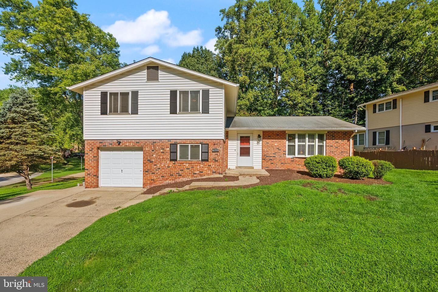 Property Photo: 5024 Wheatstone Drive VA 22032