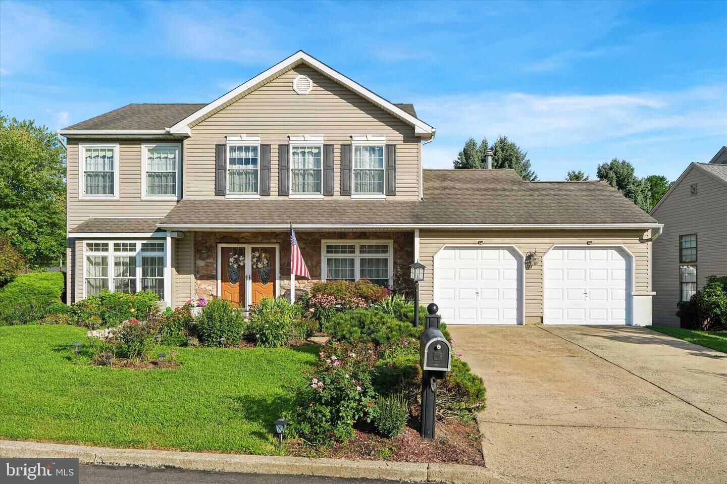 Property Photo:  2446 New Market Sq S  PA 19020 