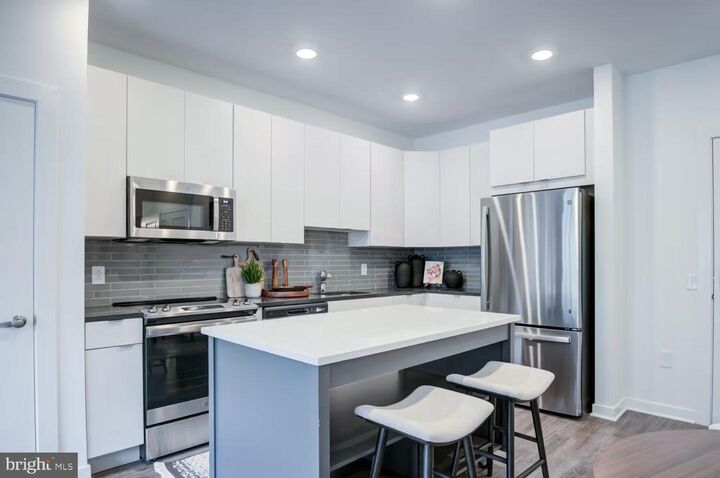Property Photo: 503-29 N Columbus Boulevard 1251 PA 19123