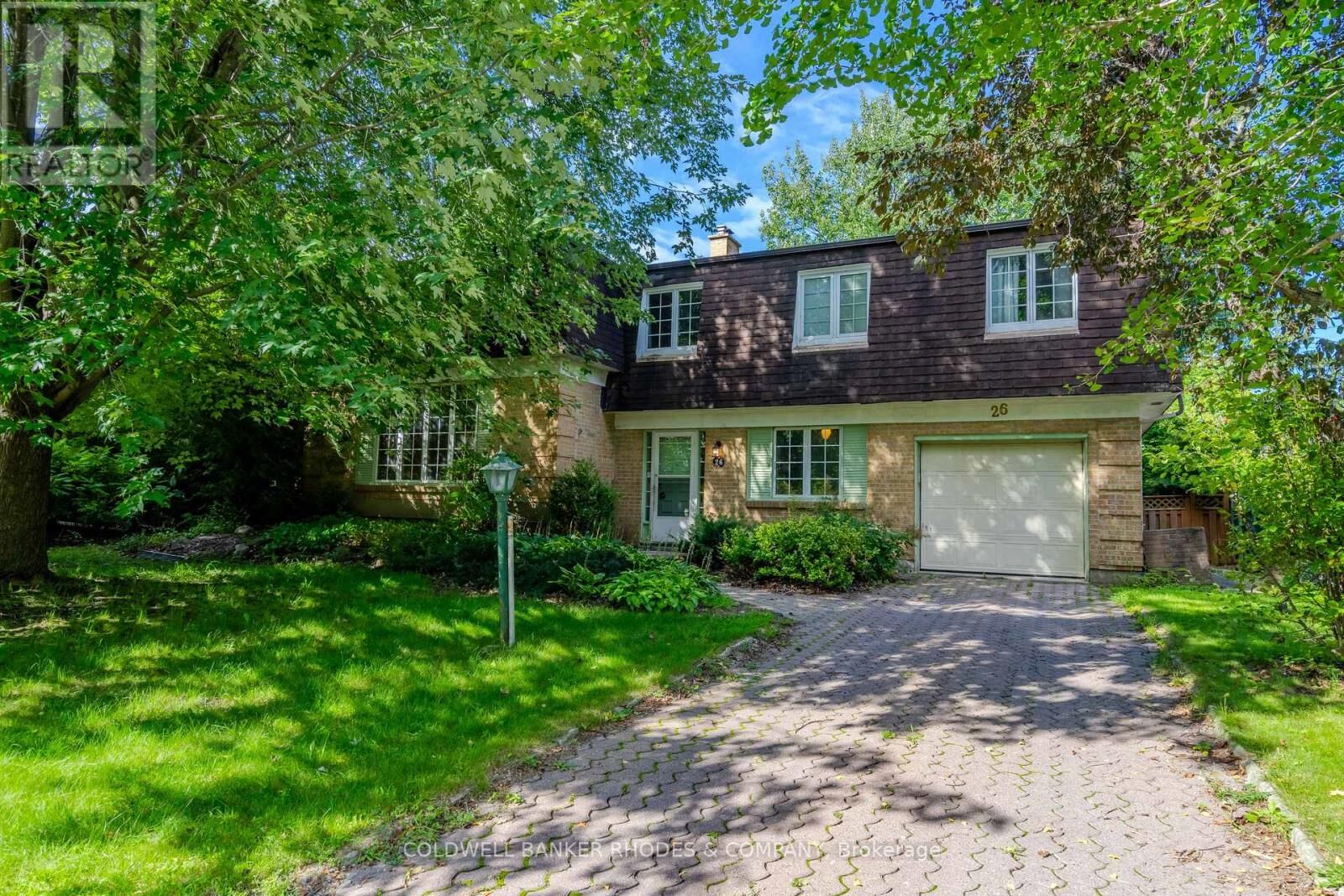 Property Photo: 26 Crofton Road ON K2G 0N3