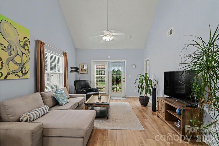 Property Photo: 2716 Rozzelles Landing Drive NC 28214