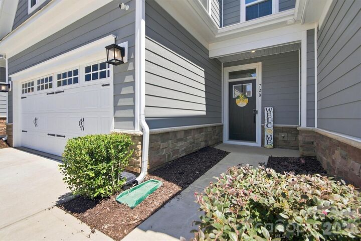 Property Photo:  720 Hazel Way  NC 28037 