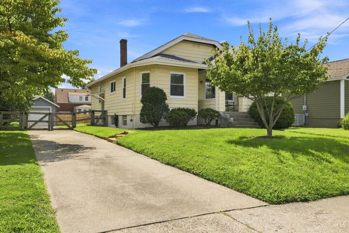 Property Photo: 3805 Lansdowne Avenue OH 45236