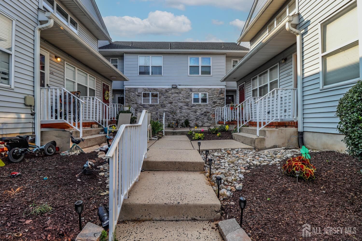 Property Photo:  323 Ventnor Court  NJ 08854 
