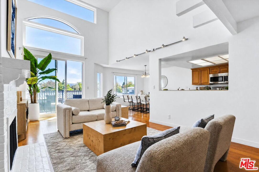 Property Photo:  2677 Centinela Ave, Unit 401  CA 90405 