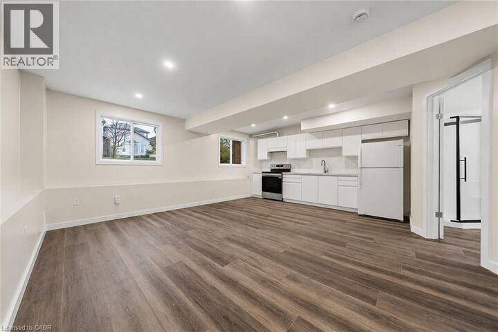 Property Photo: 716 Karlsfeld Road A ON N2T 2W4