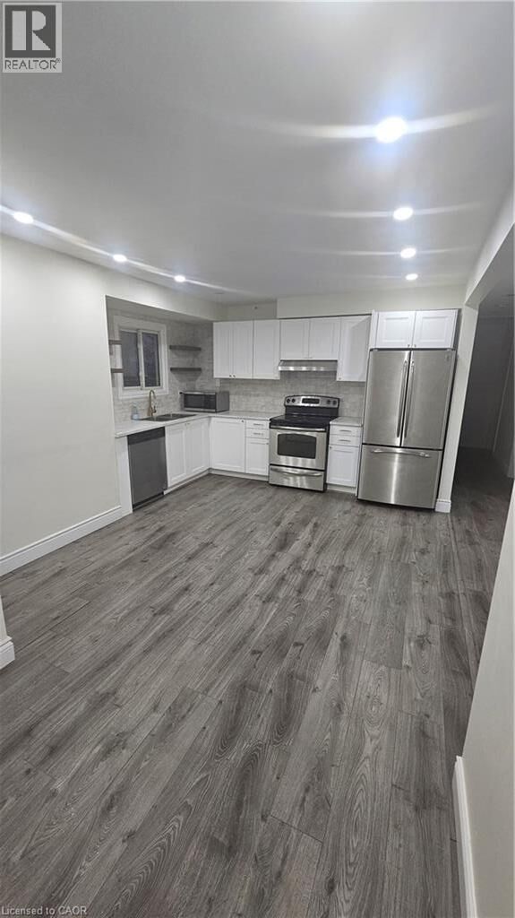 Property Photo:  6 Patience Crescent Upper  ON N6E 2K9 