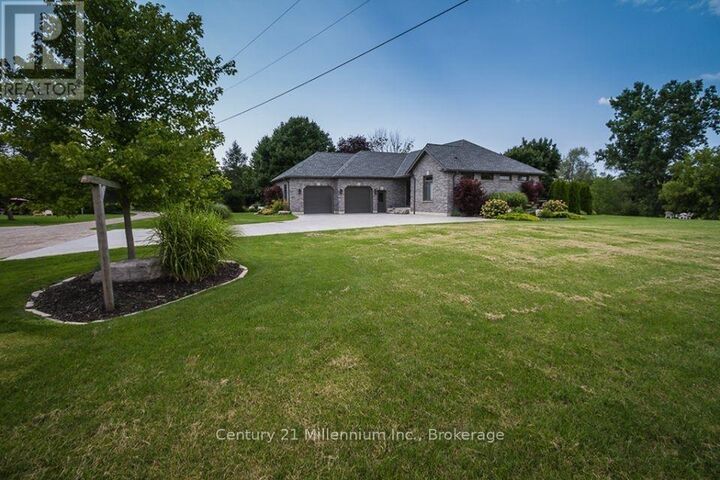 Property Photo:  72235 Lakeshore Drive, R.r. #1 Drive  ON N0M 2T0 