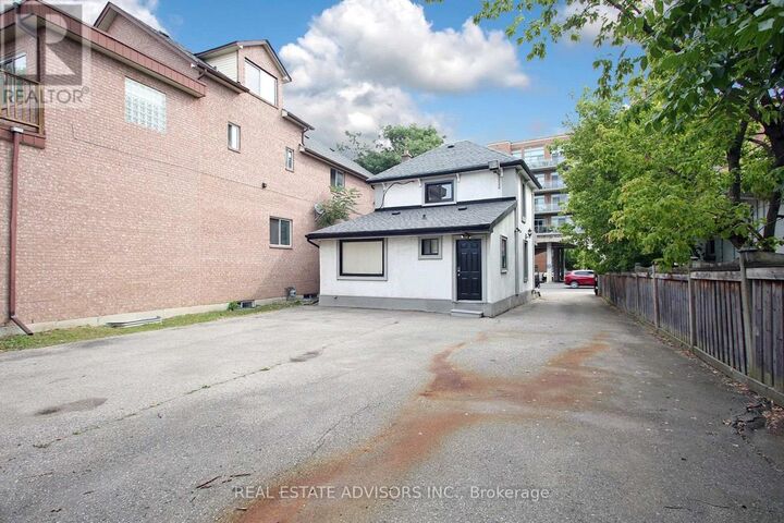 Property Photo: 7924 Kipling Avenue ON L4L 1Z5