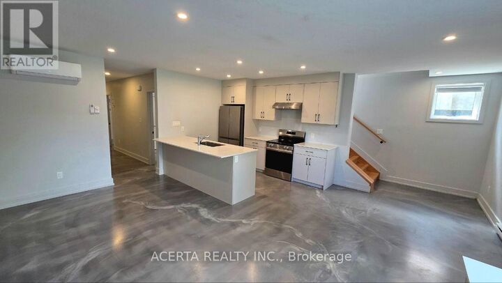 Property Photo:  1252 Trenton Avenue C  ON K1Z 8J9 