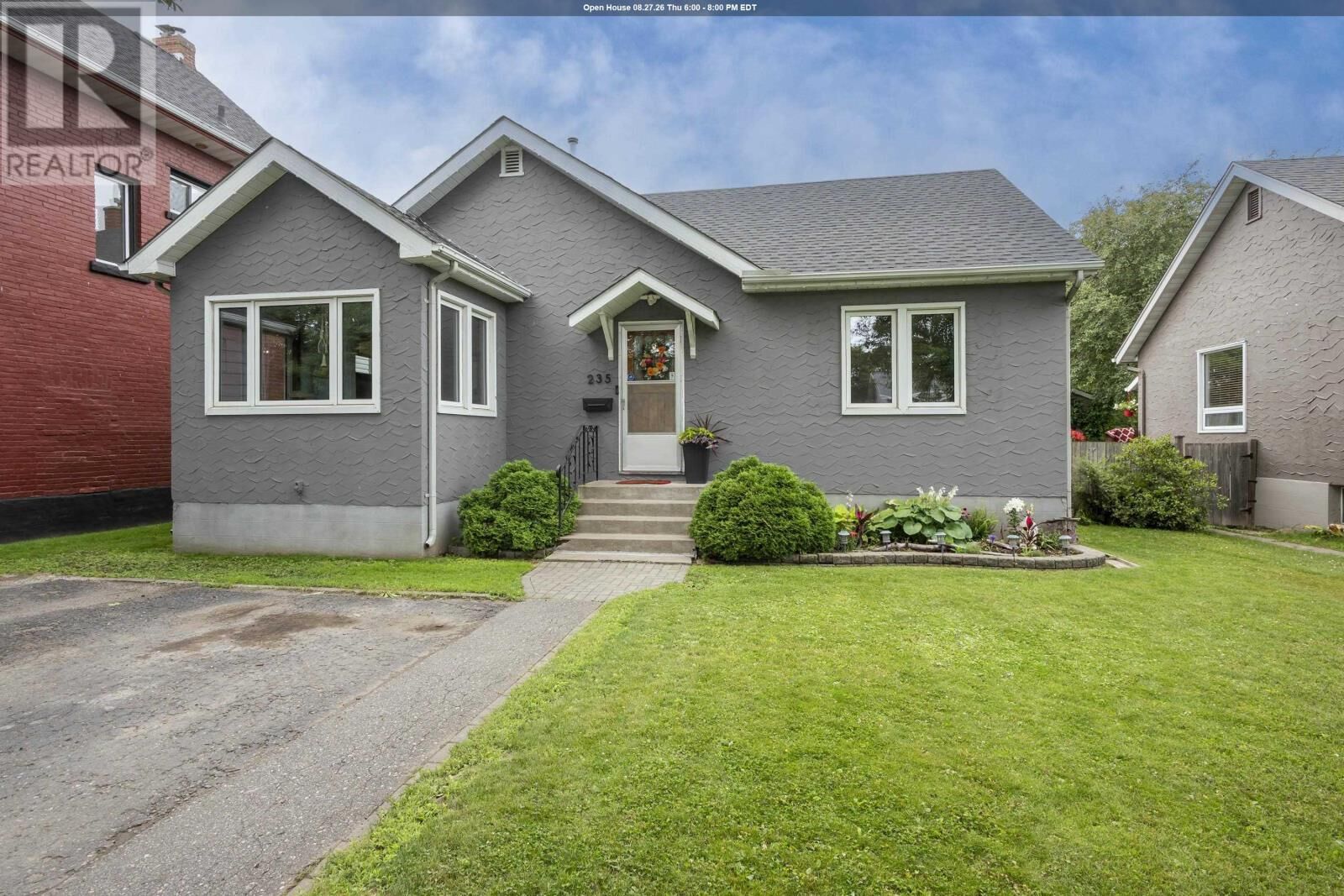 Property Photo: 235 Franklin St N ON P7C 4J1