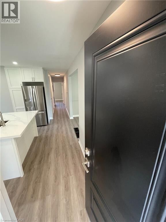 Property Photo:  37 Goldfinch Road Upper  ON L9A 3W8 