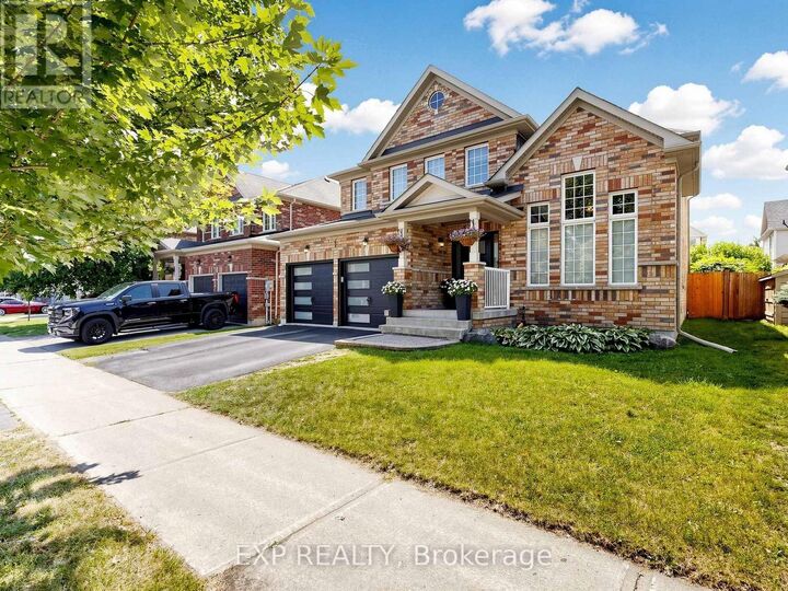 Property Photo: 9 Carness Crescent ON L4P 0B6