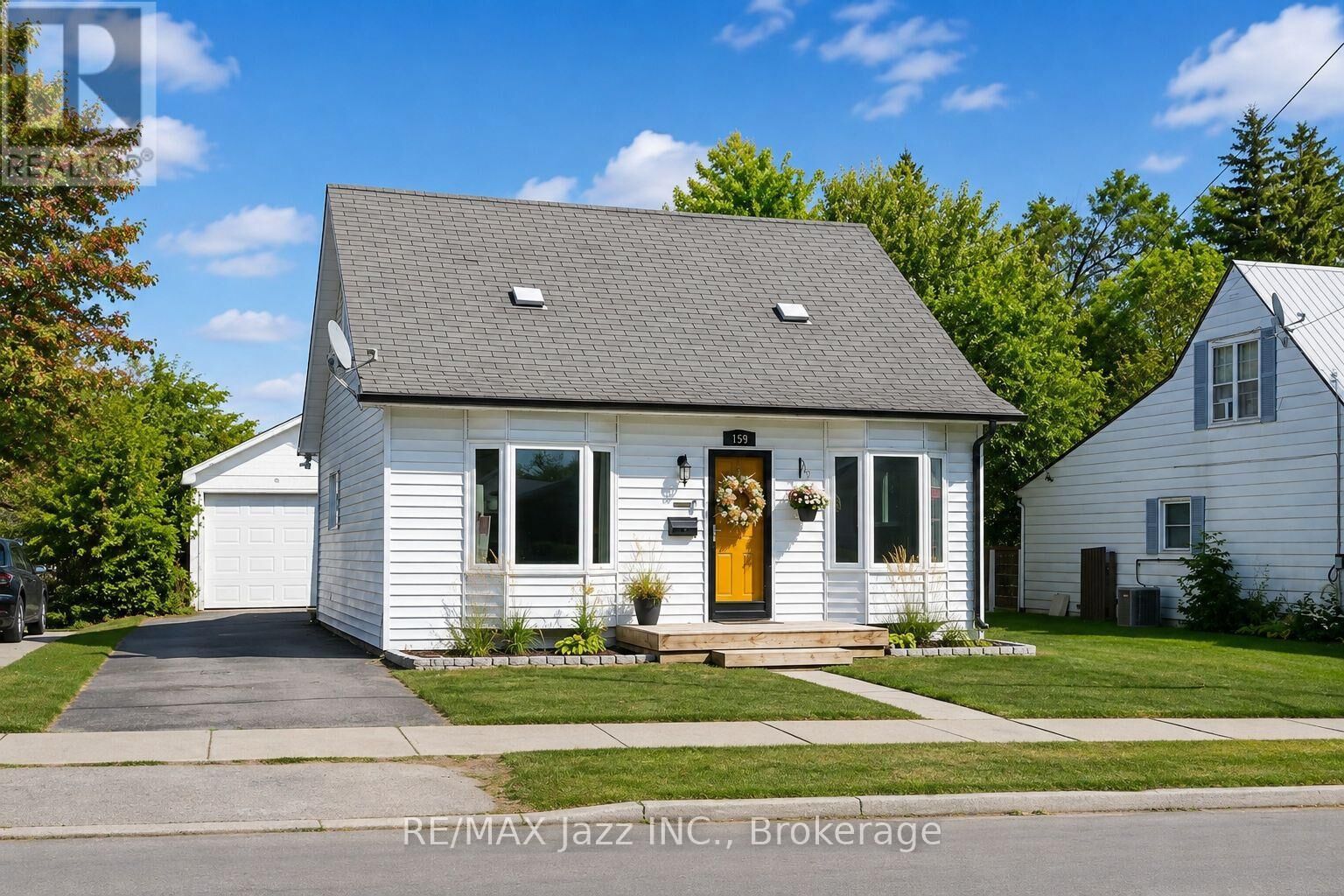 Property Photo:  159 Byron Street  ON K8V 2Y7 