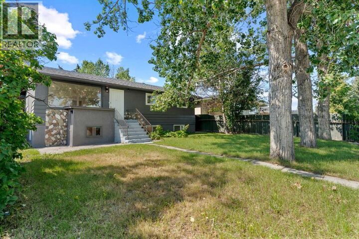 Property Photo: 1527 52 Street Southeast AB T2A 1T9