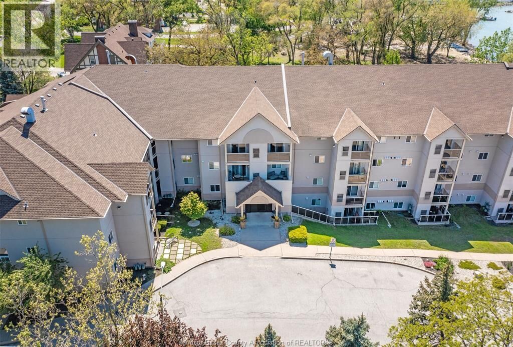 Property Photo: 3000 Sandwich Street 309 ON N9G 4C3