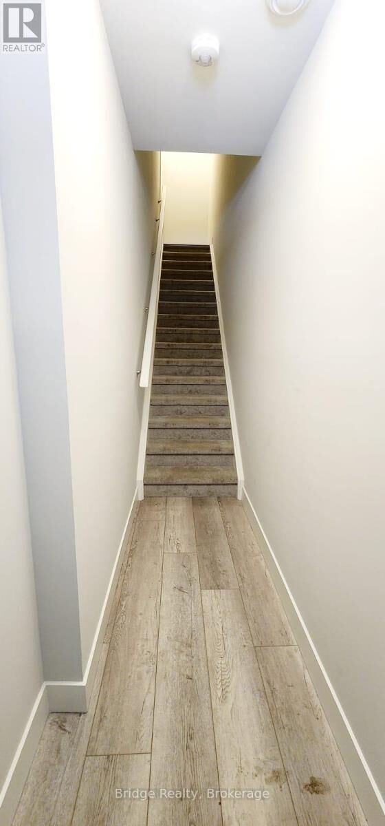 Property Photo:  990 Deveron Crescent 11  ON N5Z 5A4 