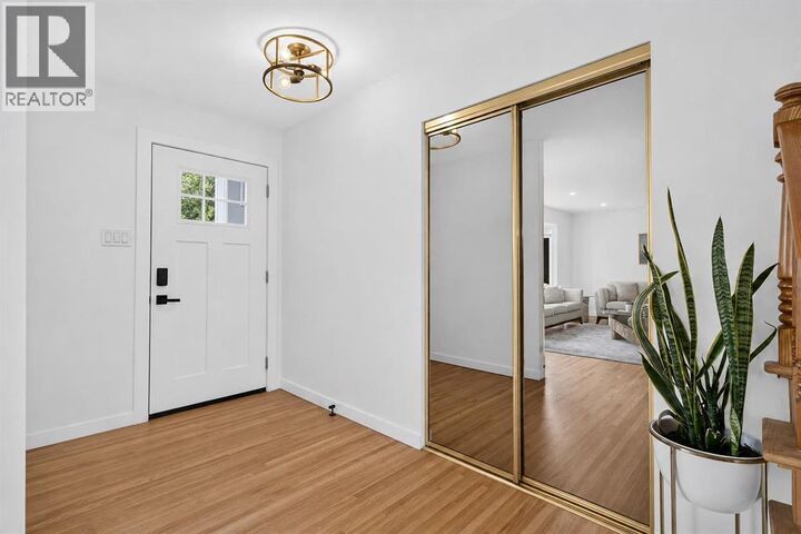 Property Photo:  10719 Mapleglen Crescent Southeast  AB T2J 1X1 