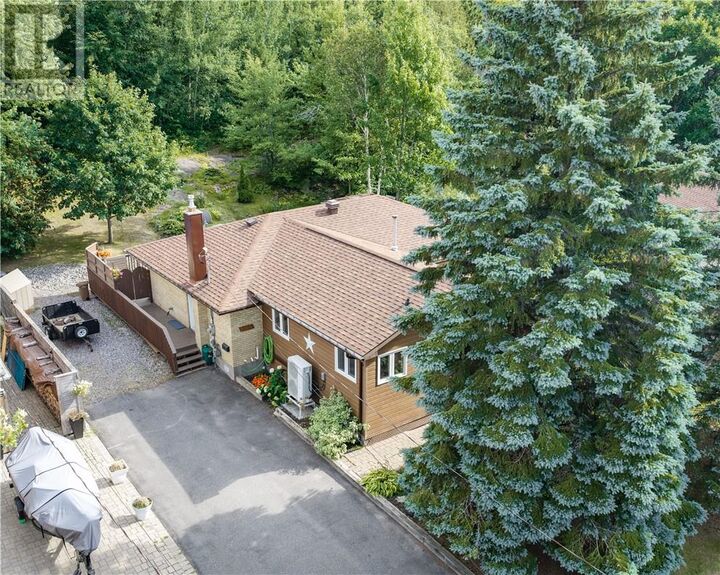 Property Photo: 1786 Latimer Crescent ON P3E 2V7