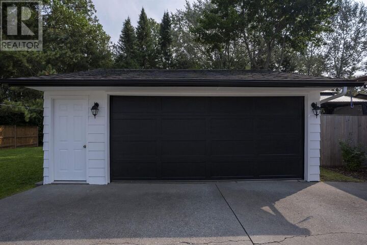 Property Photo: 556 Laurentian Dr ON P7C 5J8