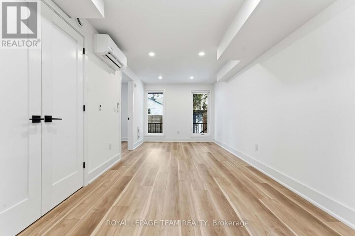 Property Photo: 549 Melbourne Avenue 4 ON K2A 1W7