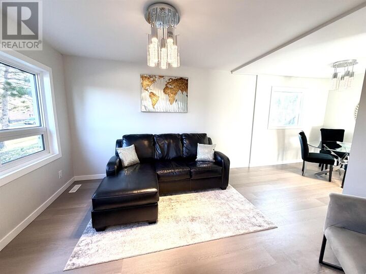 Property Photo:  330 Arundel St  ON P7A 1L3 