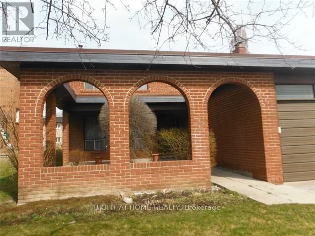 Property Photo:  38 Clovercrest Road  ON M2J 1Z6 