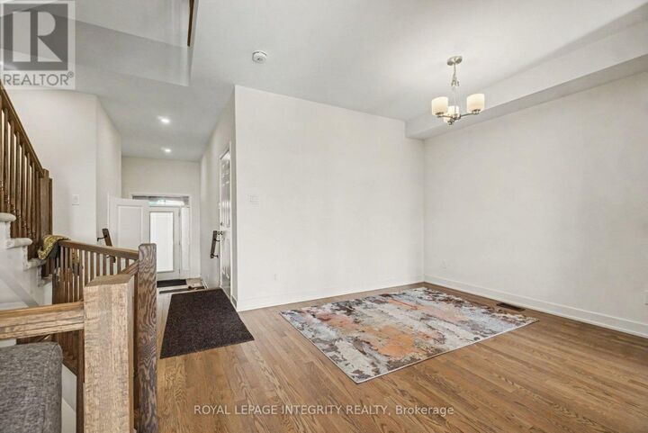 Property Photo:  226 Monticello Avenue  ON K2S 2R7 