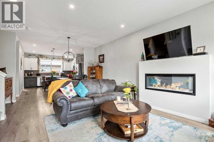 Property Photo:  32 Wolf Crescent  AB T1S 5V2 
