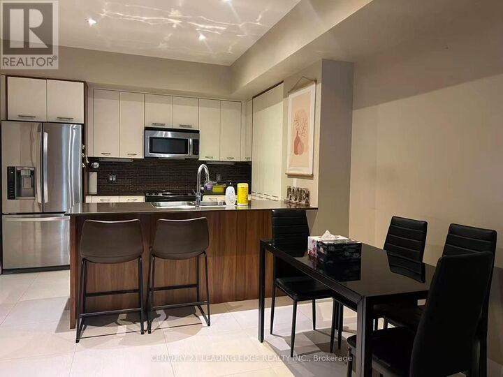 Property Photo:  15 Valhalla Inn Road Th4  ON M9B 0B3 