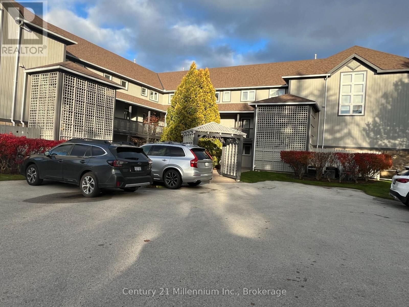 Property Photo: 706 Johnston Park Avenue ON L9Y 5C7