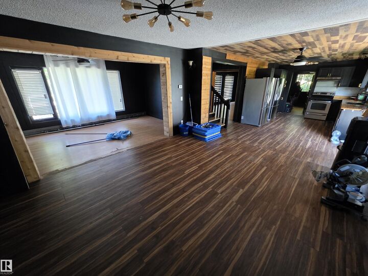 Property Photo:  33 27317 Twp Rd 522  AB T7X 3S3 