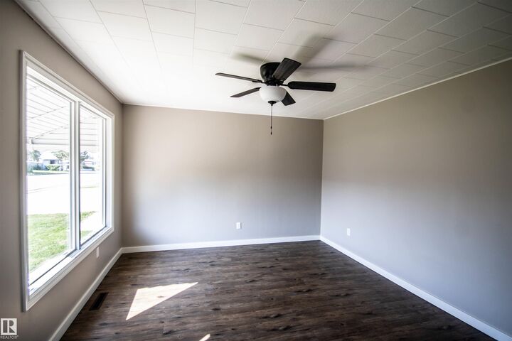 Property Photo:  4706 51 Ave  AB T0A 3A1 