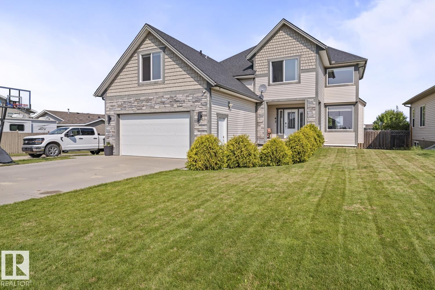 Property Photo: 4614 62 Avenue AB T9M 2B5