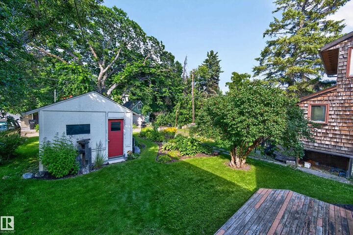 Property Photo:  9662 85 Avenue NW  AB T6C 1H4 