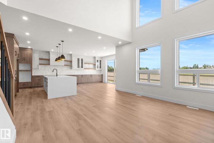 11 Arthur Way — photo 1