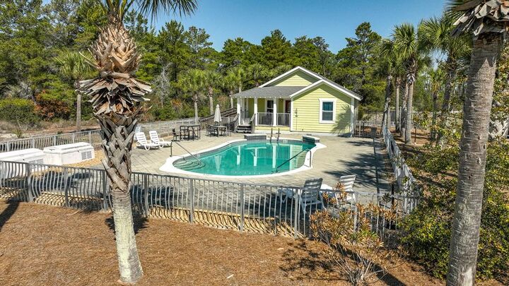 Property Photo: 114 Plantation Dr FL 32322