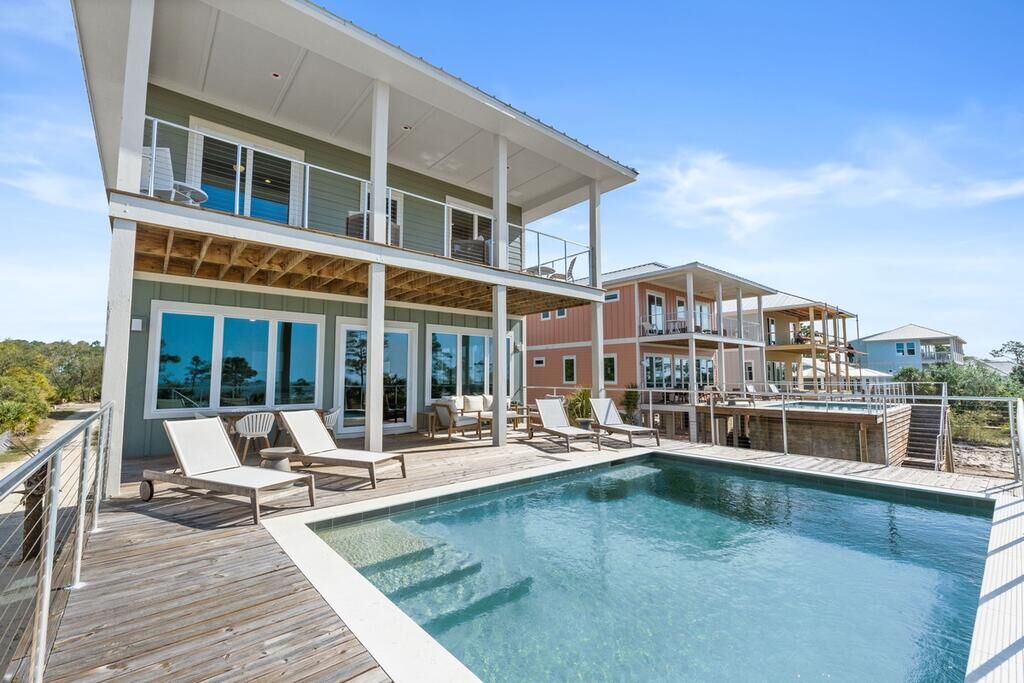 Property Photo: 172 Red Hawk Ln FL 32456