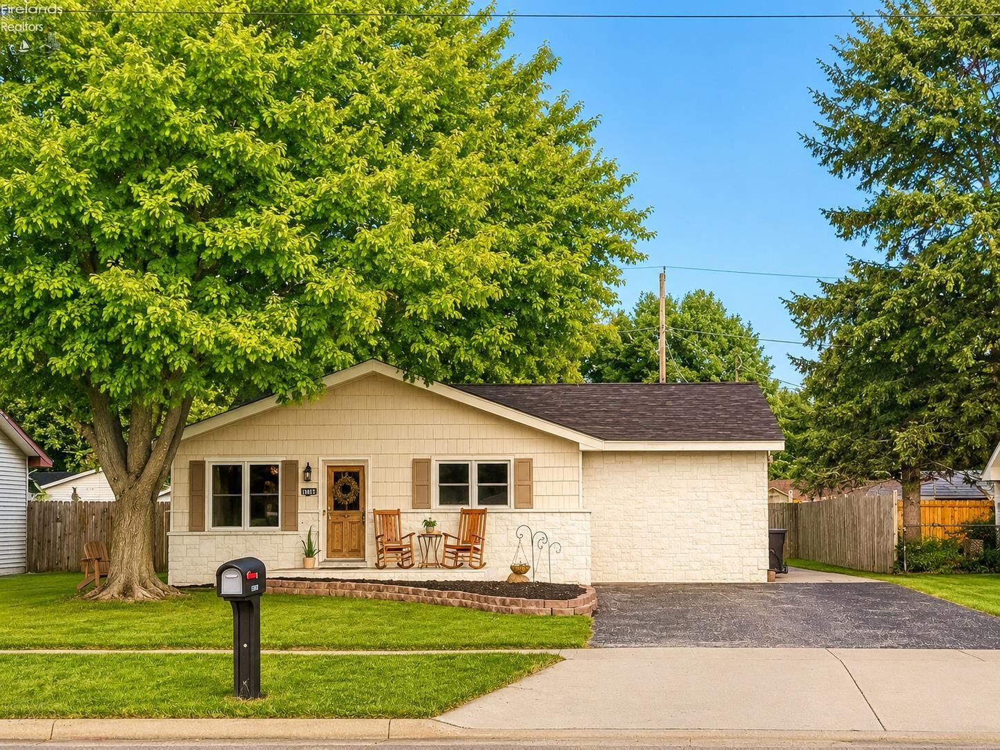 Property Photo:  1815 N Blanchard Street  OH 45840 