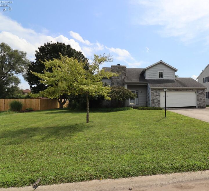 Property Photo:  1102 Birchwood Drive  OH 44870 