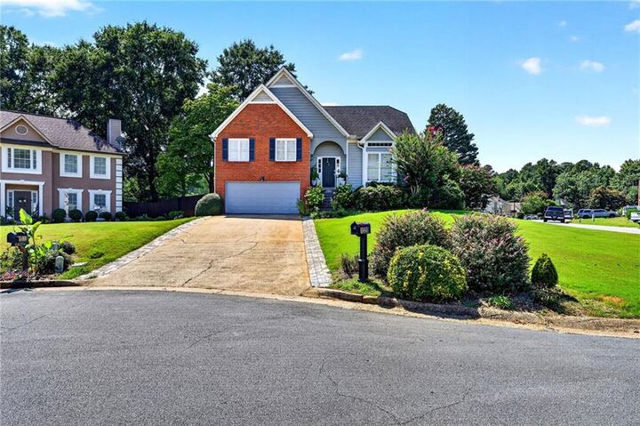Property Photo: 1320 Camden Place GA 30043